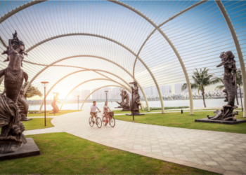 Trải nghiệm Quảng Trường Cá Voi tại OCEAN CITY