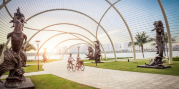 Trải nghiệm Quảng Trường Cá Voi tại OCEAN CITY